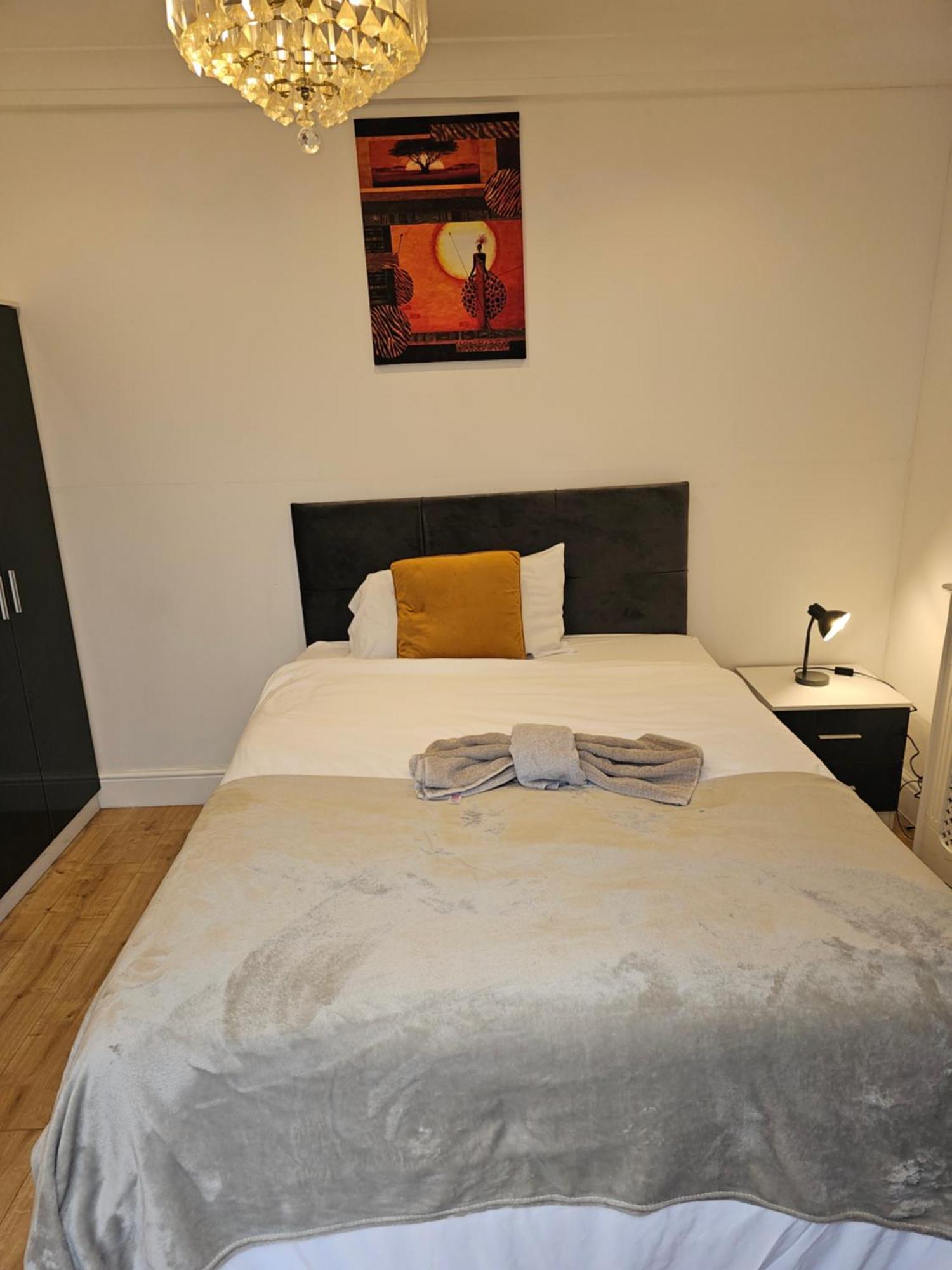 Apartamento Jah Bristol: Spacious 5-bed With Free Parking For Extended Bristol